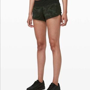 Lululemon Speed up Shorts *2.5” Camo Multi Gator Green
